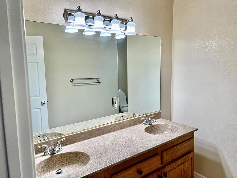 5297 Lone Pine Rd — Photo 13