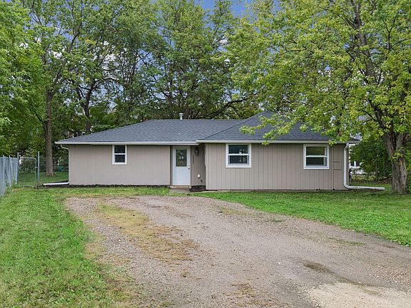 2nd image of 1221 Jefferson Rd
