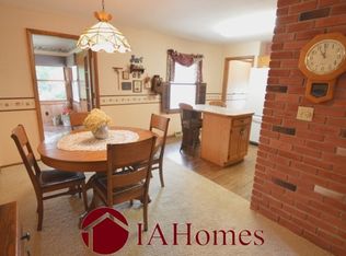 715 Jacolyn Dr NW, Cedar Rapids, IA 52405