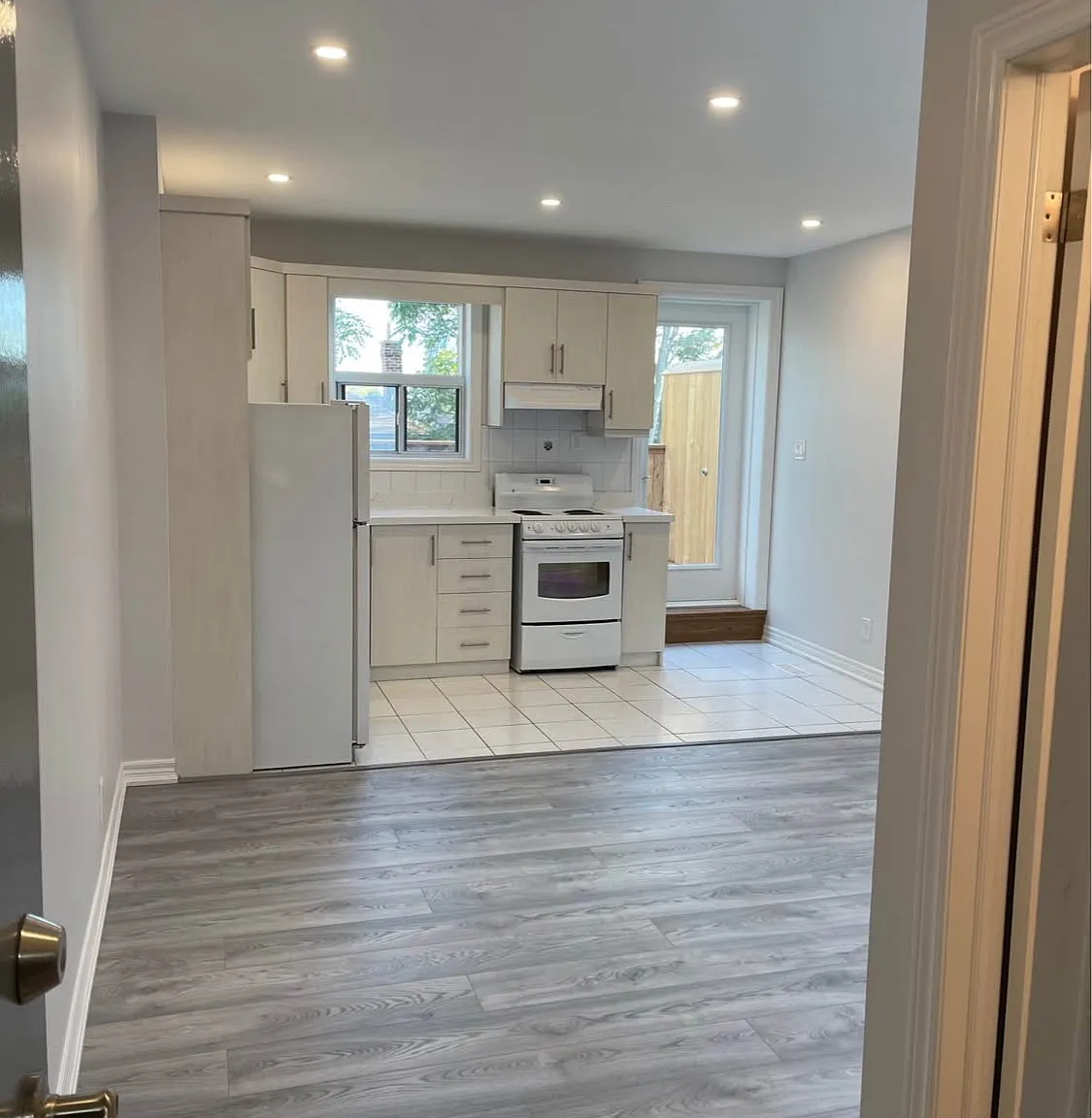2 bed, $2,300 — Photo 1
