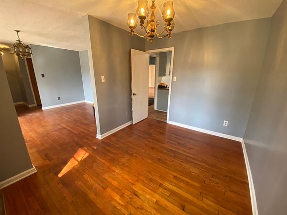 Dining Room (off Living Room/Kitchen) Can also be utilized as an office