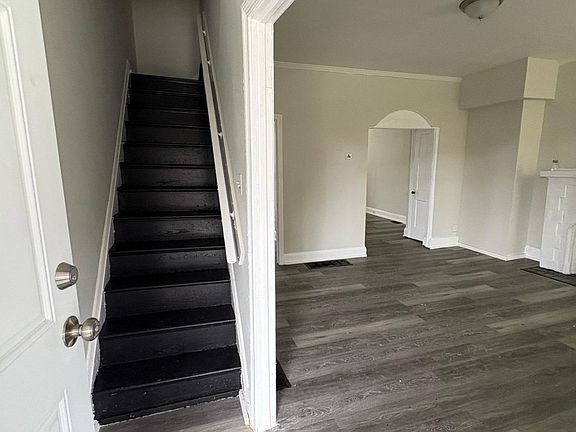 2nd image of 2523 W Cold Spring Ln