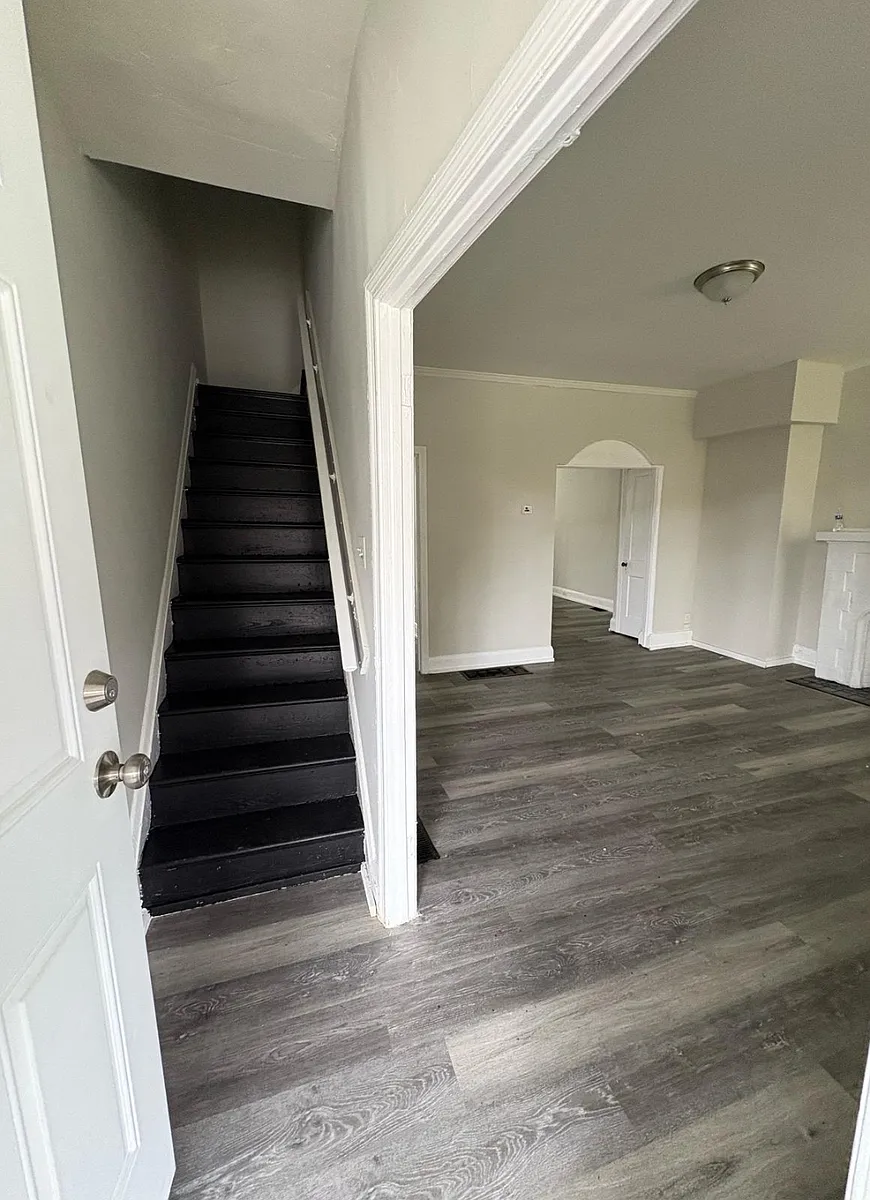 Building Photo - 2523 W Cold Spring Ln