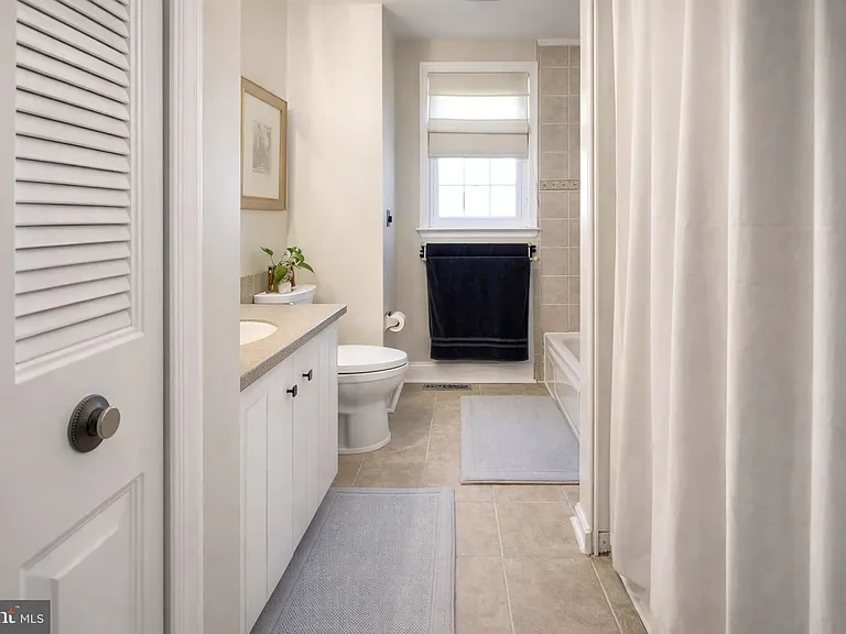 708 Kings Croft — Photo 30