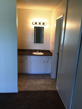 3rd image of 8751 Owensmouth Ave APT 12