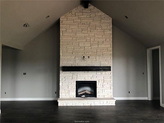 4th image of 4016 Oak Meadow Grove Cir