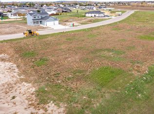 319 Kamrose Dr, Bismarck, ND 58504