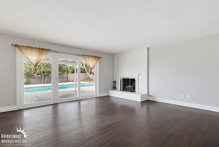 4 bed, 3.0 bath, 1924 sqft, $5,100 — Photo 4