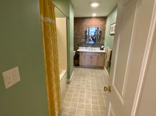 27 Centre St #3, New Bedford, MA 02740