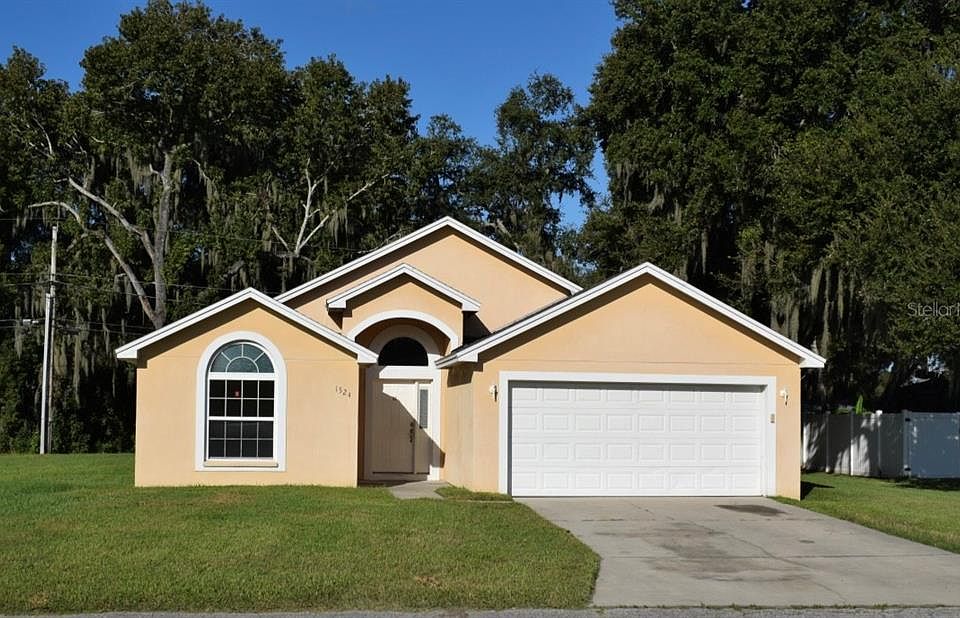 1st image of 1524 Stacy Dr