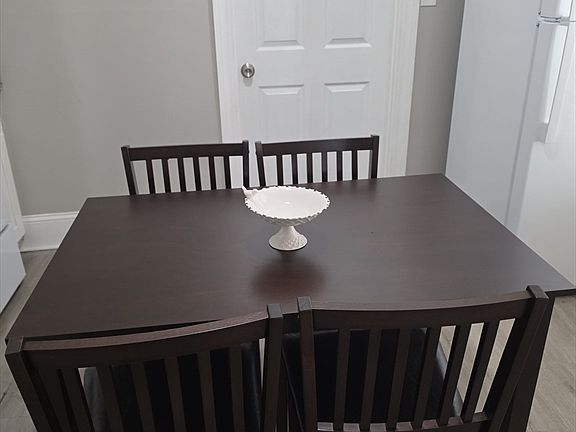 5th image of 14 Ridgeway St Floor 1