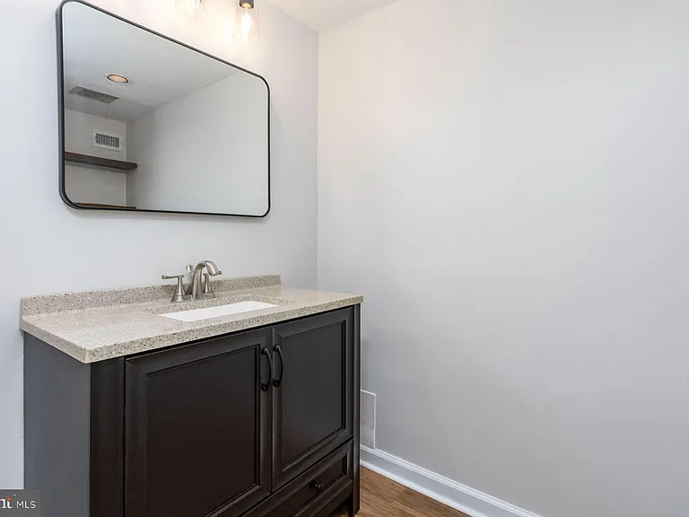 7 Belaire Way — Photo 17
