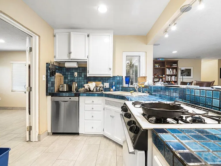 608 N Rios Ave — Photo 23