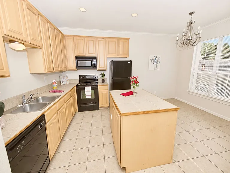 4000 Lake Beau Pre Blvd #14 — Photo 9