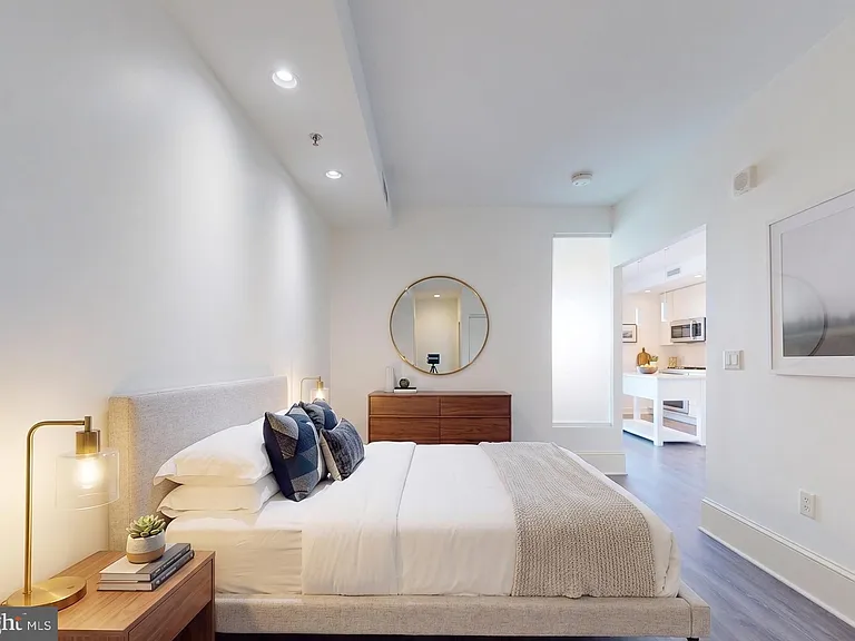 1011 M St NW #804 — Photo 7