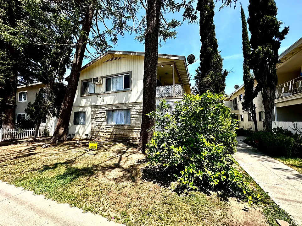 5748 Hazeltine Ave.