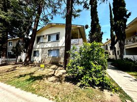 5748 Hazeltine Ave., 5