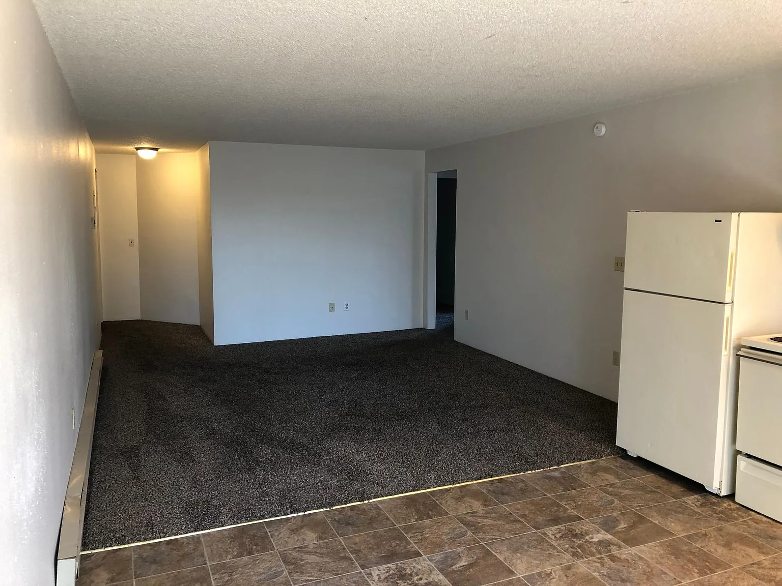 2 bed, 1050 sqft, $1,200 — Photo 4
