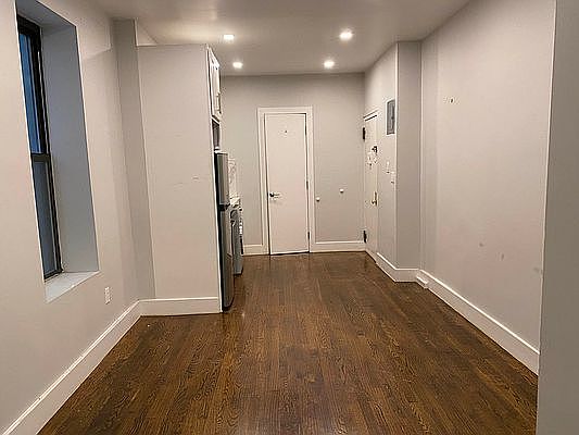 3rd image of 118 E 103rd St APT 3