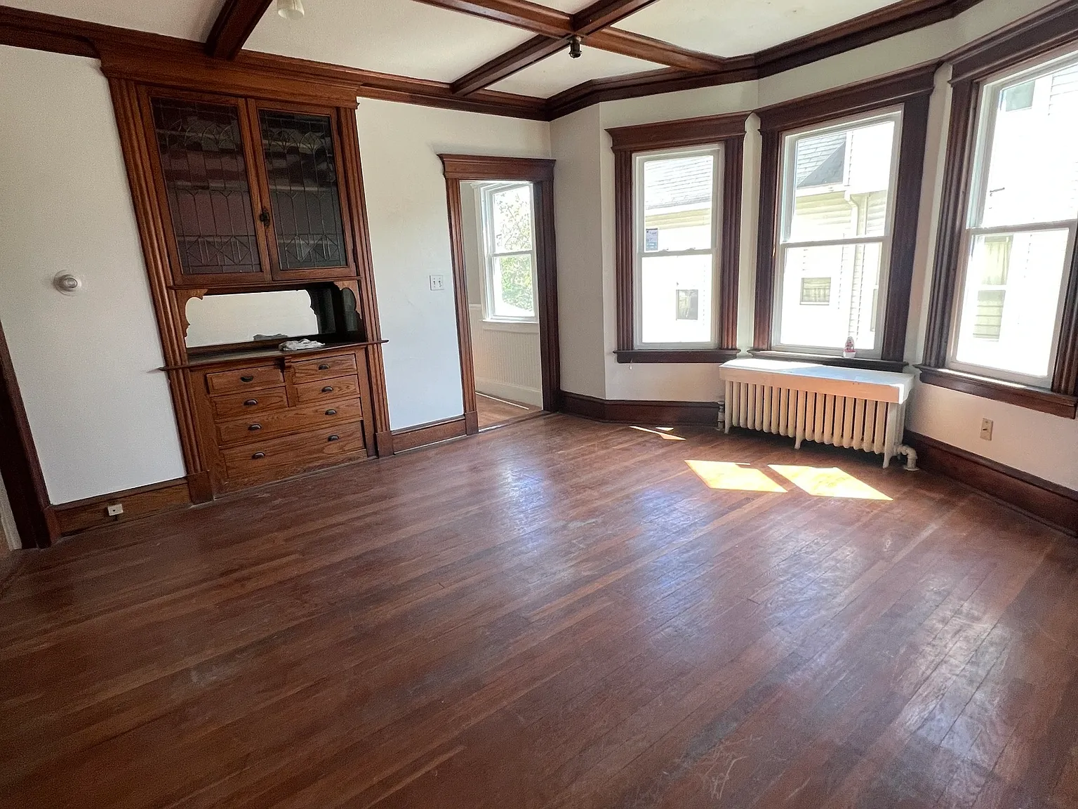 2 bed, 1.0 bath, 1928 sqft, $1,900 — Photo 3