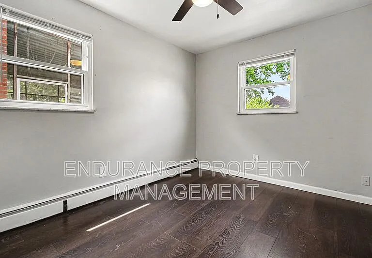 1932 Truitt Ave #2 — Photo 9