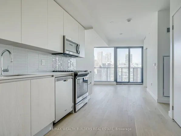 2 A Church St #2406, Toronto, ON M5E 0E1