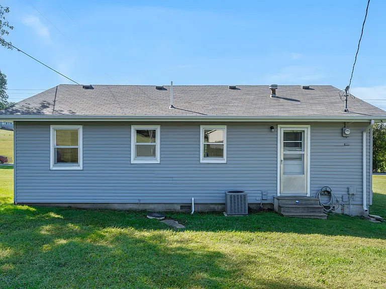 1415 W Inman Rd — Photo 21