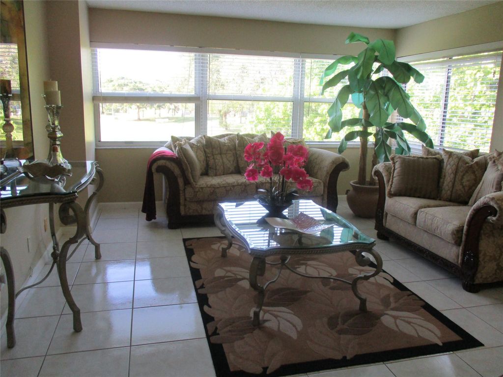 9541 Sunrise Lakes Boulevard #210, Sunrise, FL - View 4