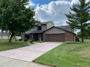 1102 Heritage Ln, Angola, IN 46703