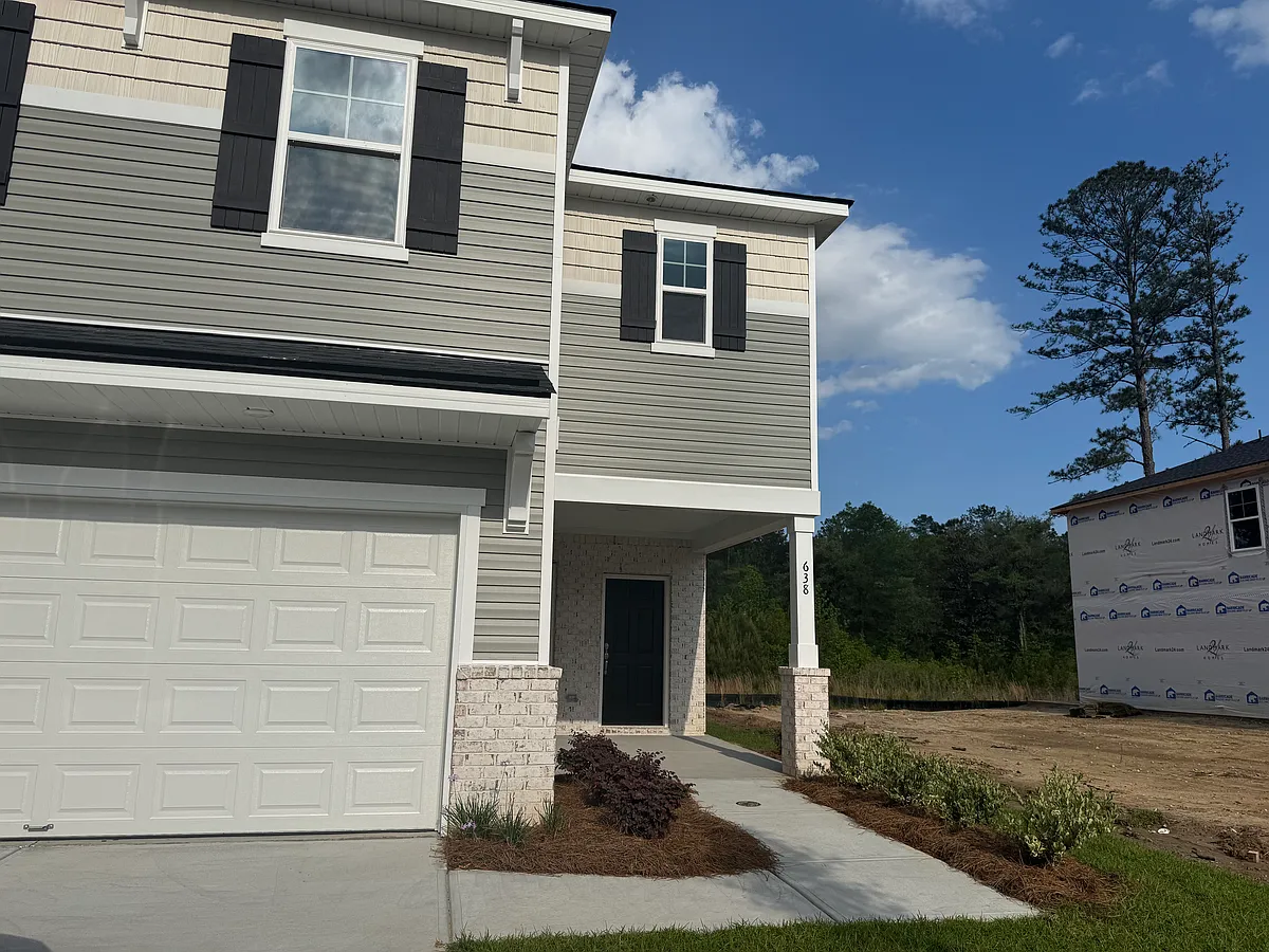 Building Photo - 638 Sawmill Rd