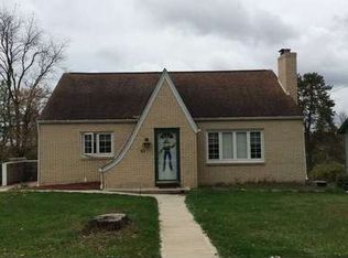 51 Crescent Dr, Clinton, PA 15026