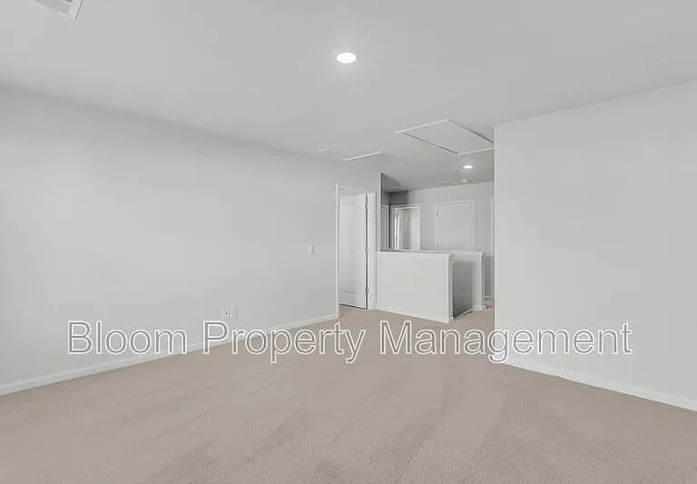 828 Lilyford Ln — Photo 33