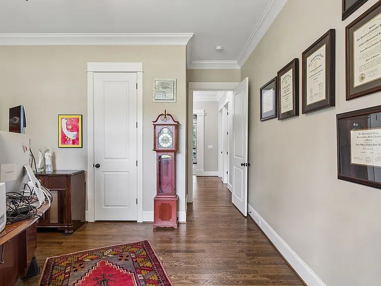 8231 Glover Dr — Photo 23