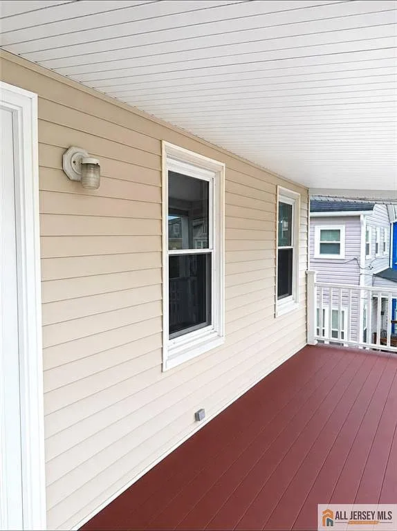 2 bed, 1.0 bath, 2288 sqft, $2,700 — Photo 2