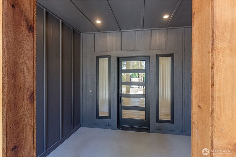 4th image of 110 Hogans Vista