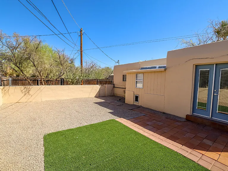 2805 E Lee St — Photo 21