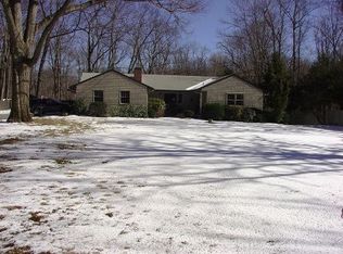 24 Harvey Rd, Ridgefield, CT 06877