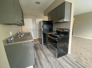 1807 E 3rd St APT 13, Duluth, MN 55812