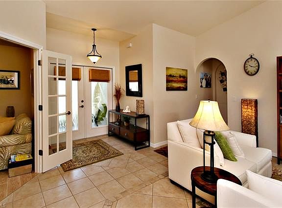 3rd image of 2525 SW 25th Ave