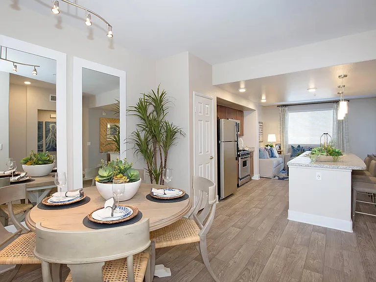 Sendero Gateway Apartment Homes — Photo 48