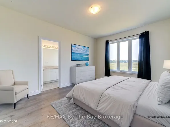 15 Union Blvd, Wasaga Beach, ON L9Z 1J7