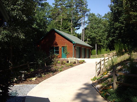 3rd image of 96 River Oaks Cir