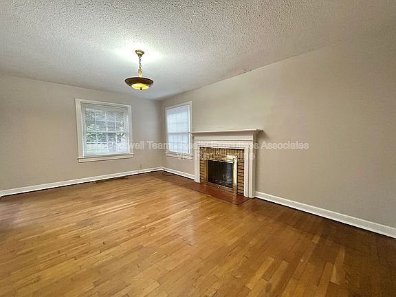 3rd image of 4403 Cypress Ln