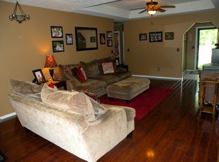 2840 W Chestnut St, Springfield, MO 65803