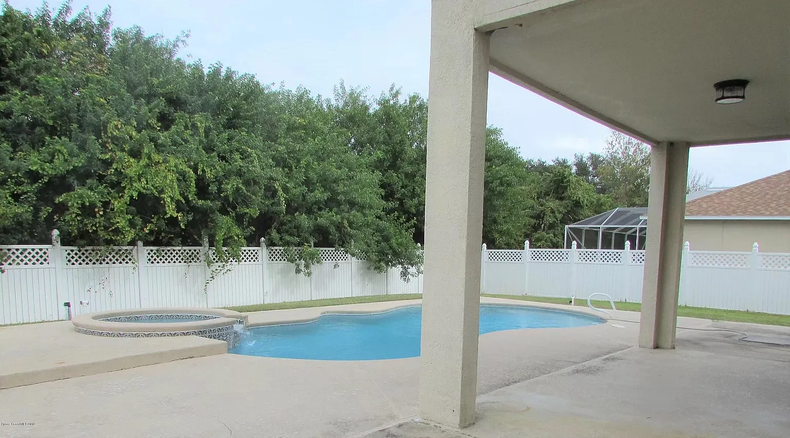 5 bed, 4204 sqft, $3,500 — Photo 2