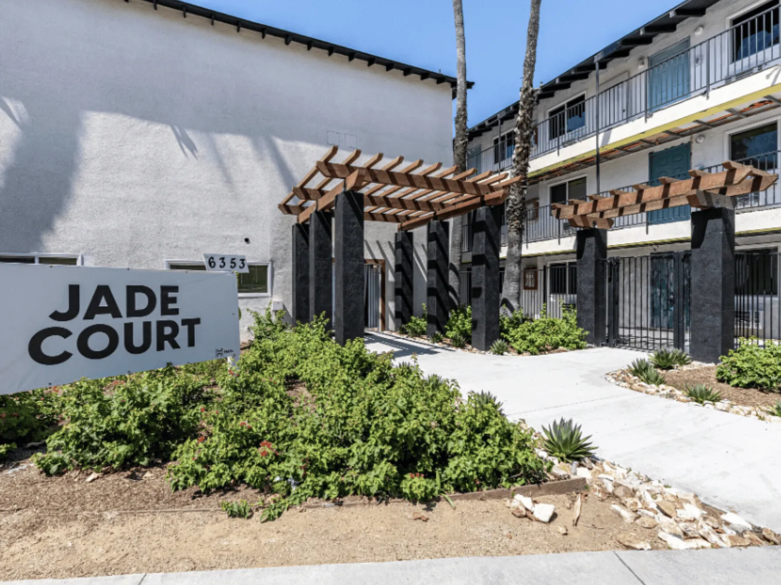 The Jade — Photo 1