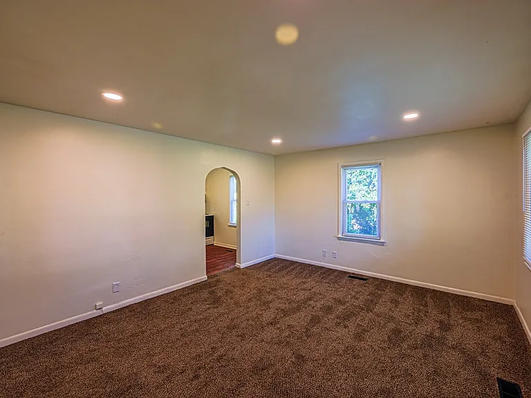 1909 Taylor Ave — Photo 13