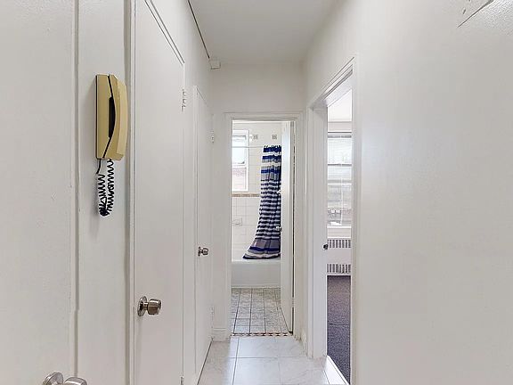5th image of 14055 Burden Cres APT 6E