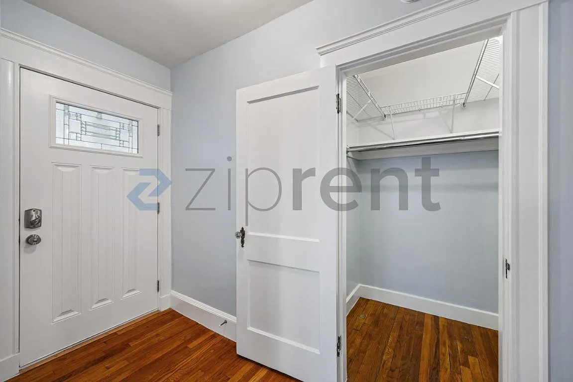 2 bed, 850 sqft, $2,995 — Photo 3
