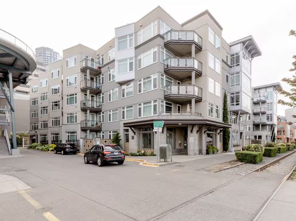2000 Alaskan Way APT 354